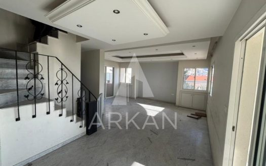 Duplex Apartment for Rent – Jbeil