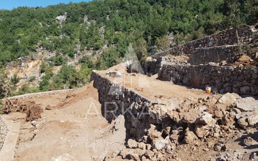Land for Sale in Chahtoul | 1,500 sqm with Villa Permit