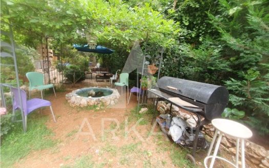 Apartment for Sale in Ajaltoun with Garden